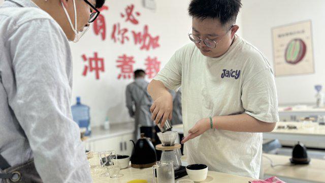 花茶咖活动奏响春日乐章AG真人云南保山：春(图1)